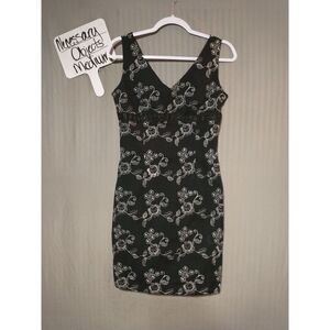 Vintage embroidered dress size medium